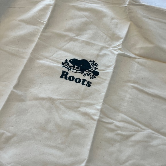 Roots Dakota Tribe Leather Purse and Wallet - Picture 9 of 12